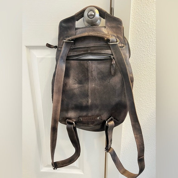 Bed Stu convertible back pack into cross body leather purse - Picture 4 of 8